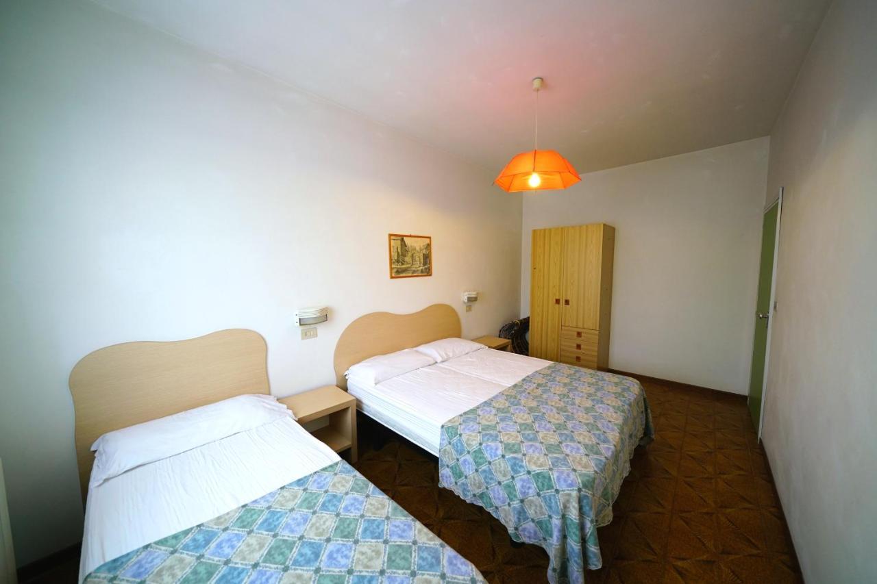 Residence 3 D Lido di Spina Bagian luar foto