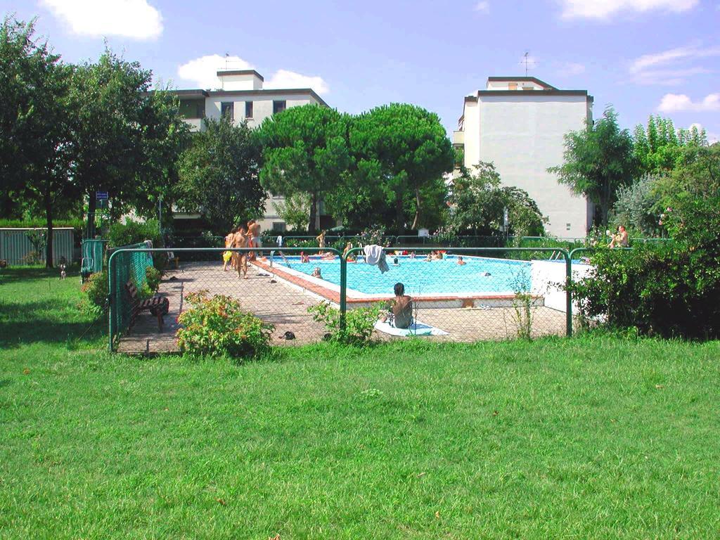 Residence 3 D Lido di Spina Bagian luar foto