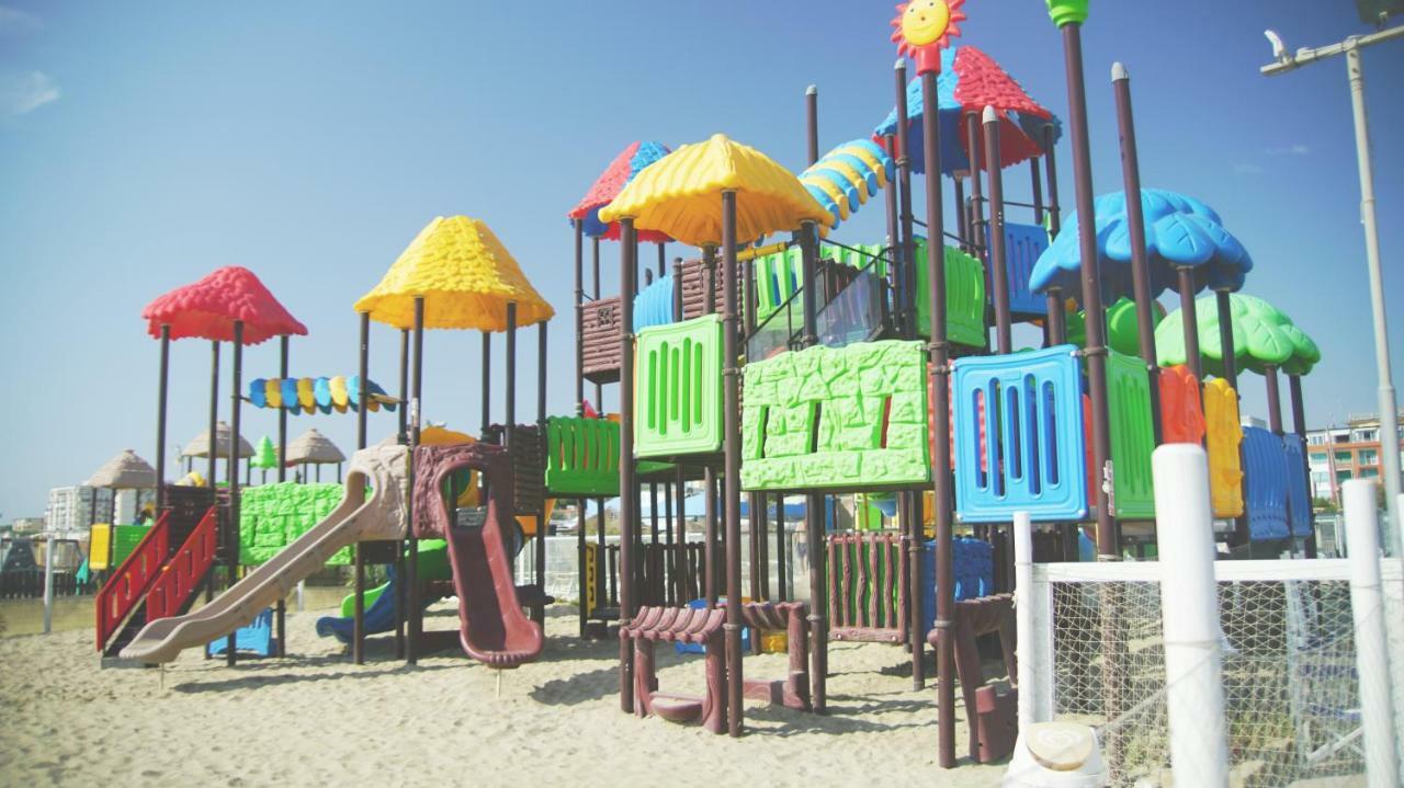Residence 3 D Lido di Spina Bagian luar foto